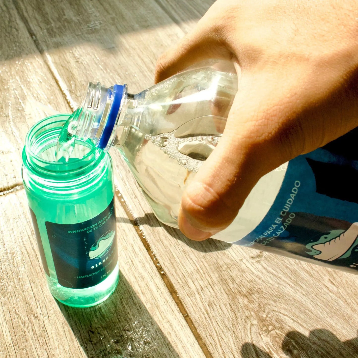 Total Clean — Foam Pack + Kit de Gamuza + recarga de 1 litro